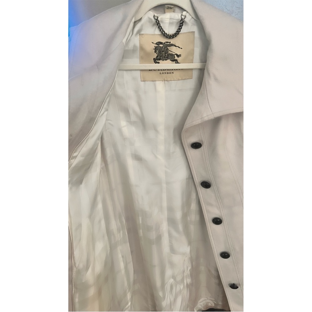 New* stunning Cream Burberry Prorsum Cream Wool Trench
Coat - Picture 5 of 8